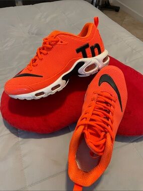 Nike Orange and Black Tuned Air Mesh Running Sneakers